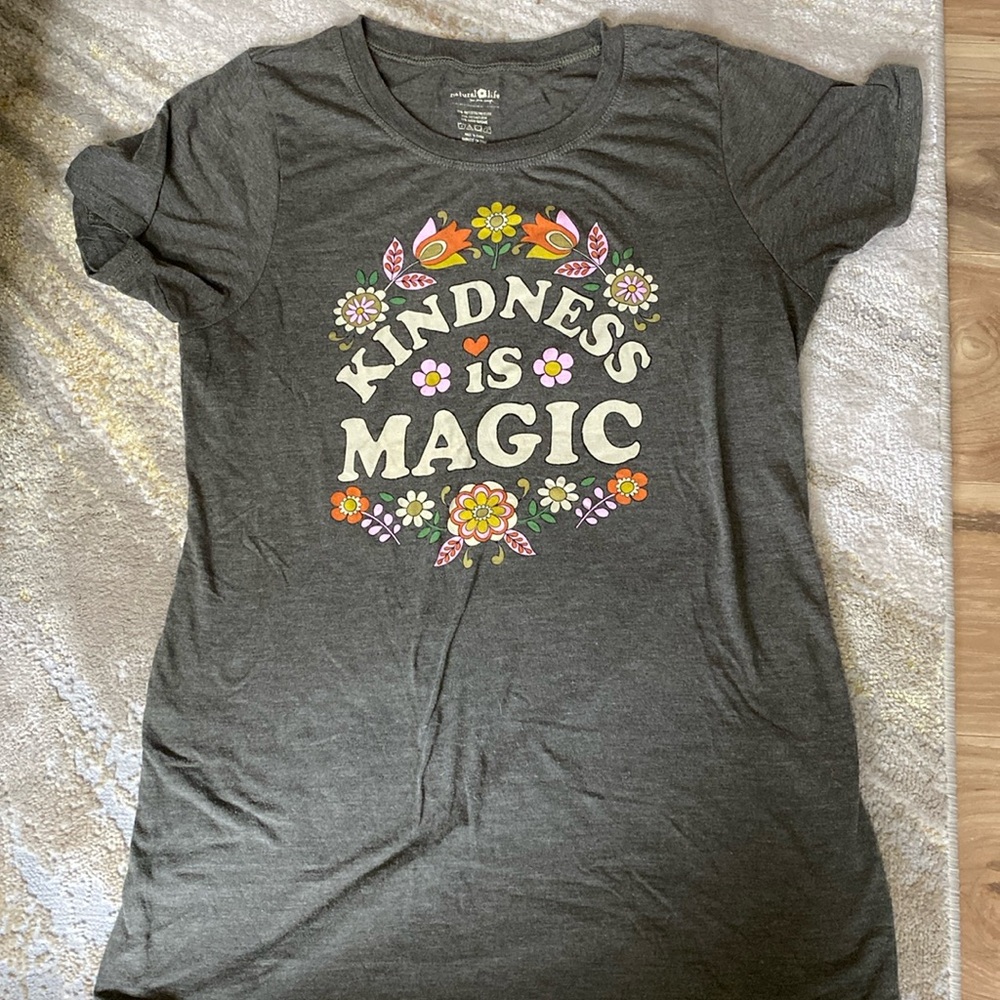 Natural Life Tshirt—L